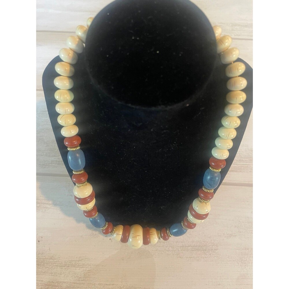 * AVON INDIAN SUMMER NATURALS NECKLACE  22” Wood Beads Twist Clasp Vintage 80s